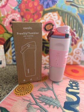 Owala 30oz Freesip Sway in the Sugar High Color-Way